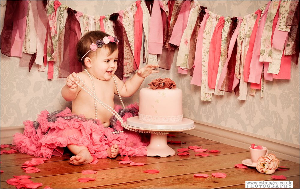 manchester-kids-cake-smash-photos-baby-photography-portraits_0008